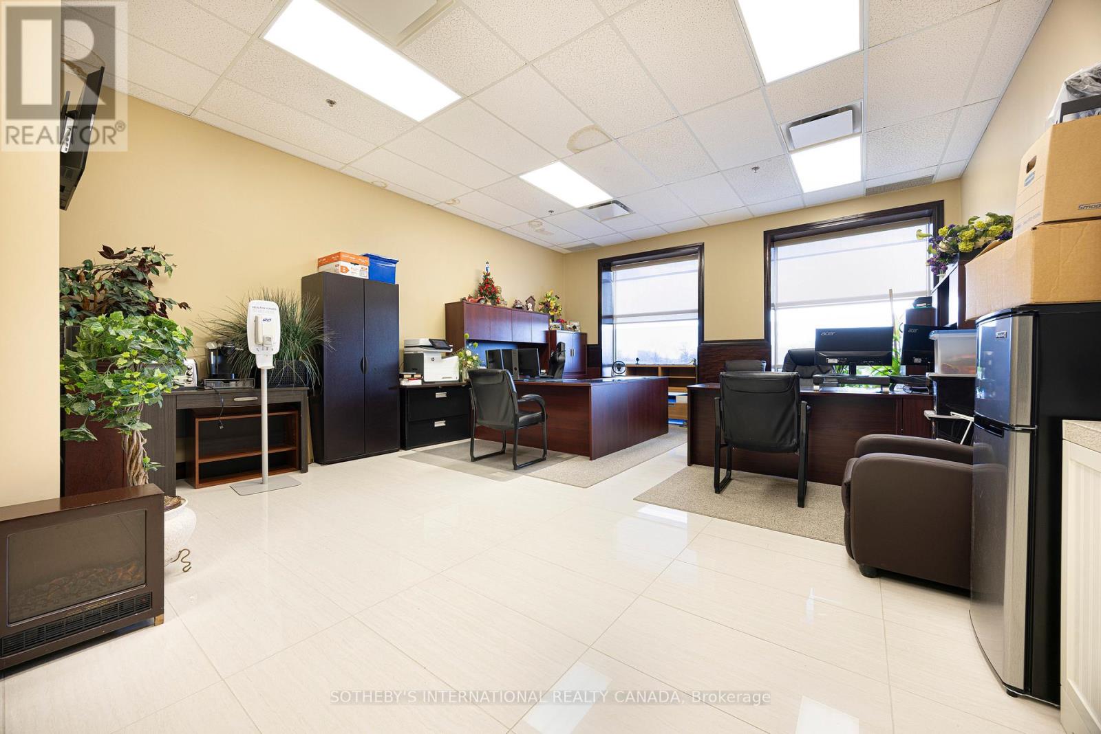 114 - 1065 Canadian Place, Mississauga, Ontario  L4W 0C2 - Photo 12 - W12577324