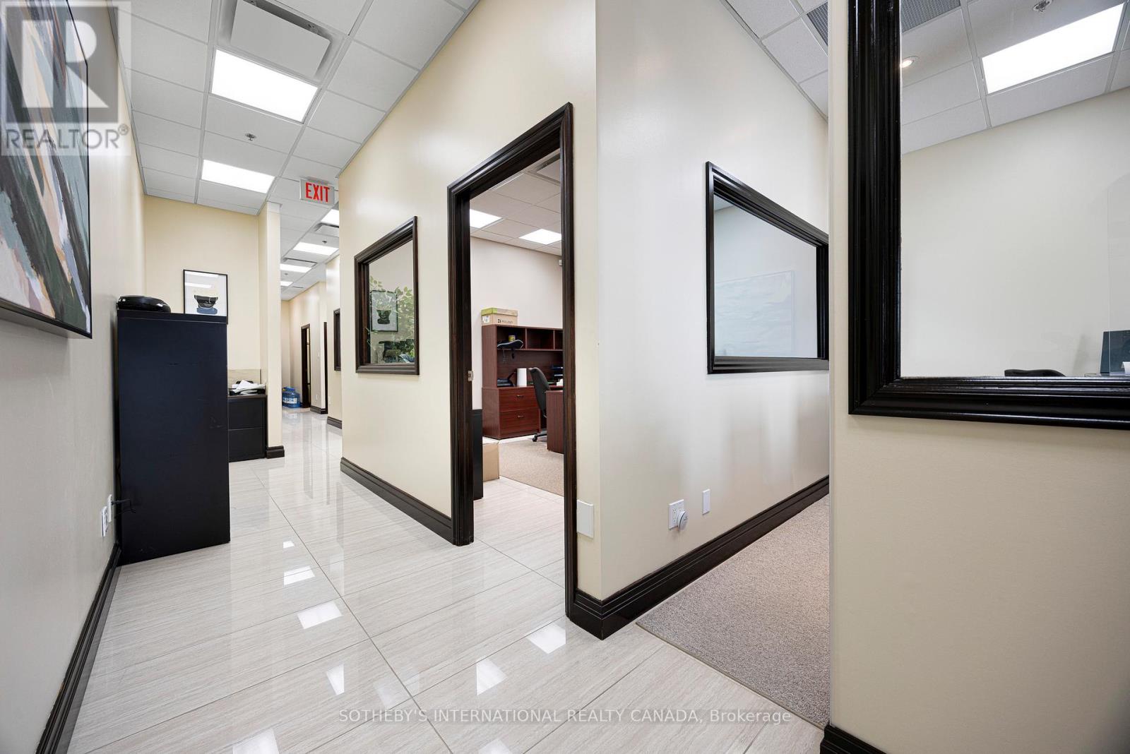 114 - 1065 Canadian Place, Mississauga, Ontario  L4W 0C2 - Photo 8 - W12577324