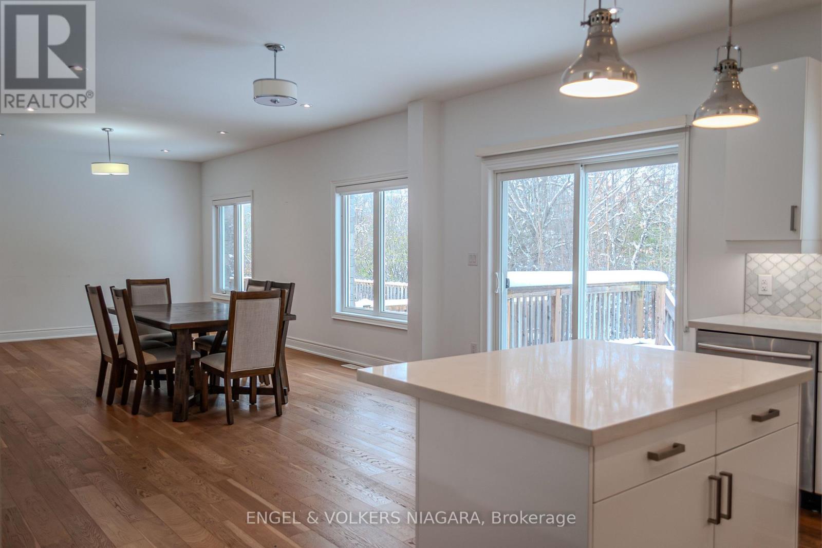 Main Level - 7171 Lionshead Avenue, Niagara Falls, Ontario L2G 0A6 - Photo 11 - X12577338