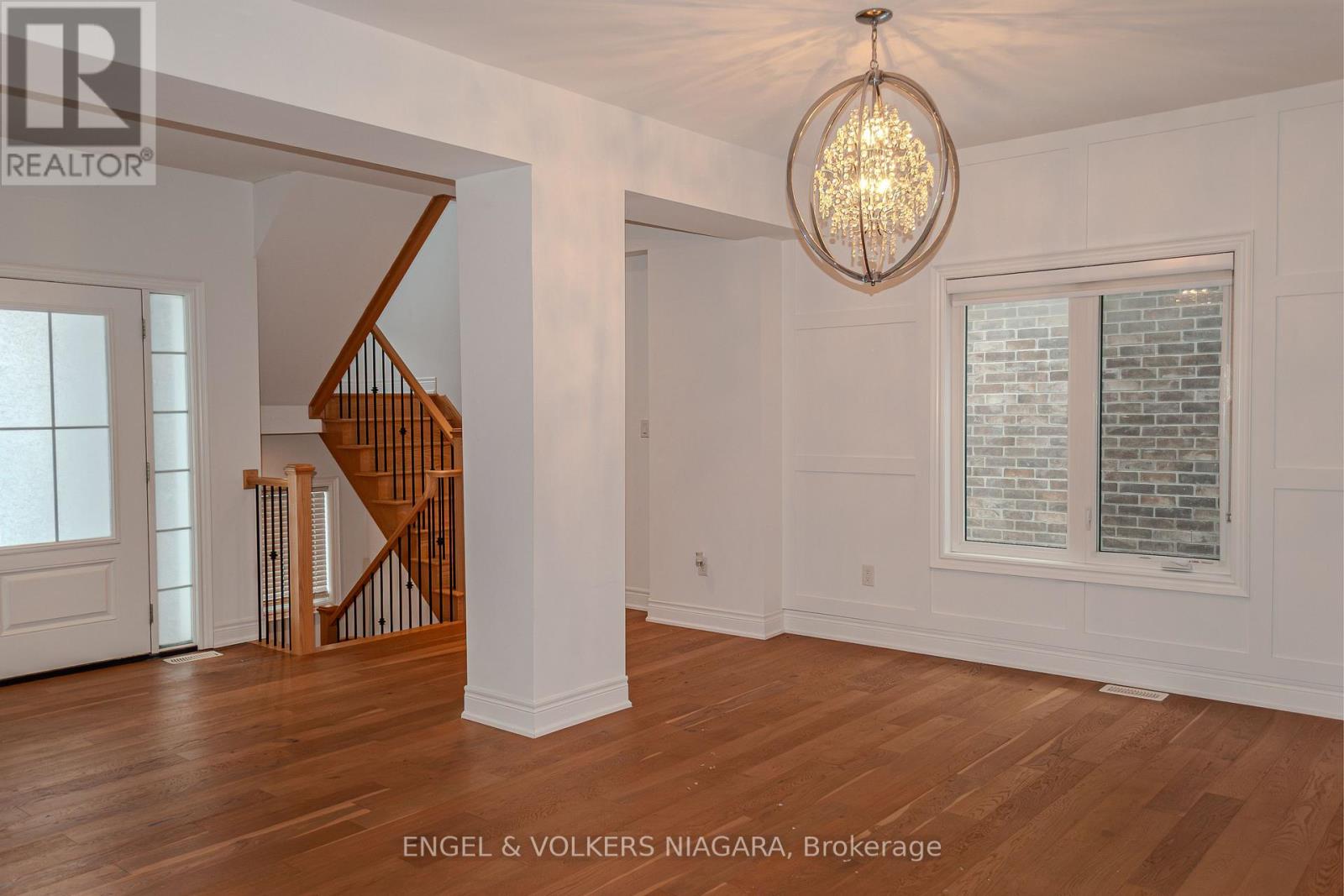 Main Level - 7171 Lionshead Avenue, Niagara Falls, Ontario L2G 0A6 - Photo 5 - X12577338