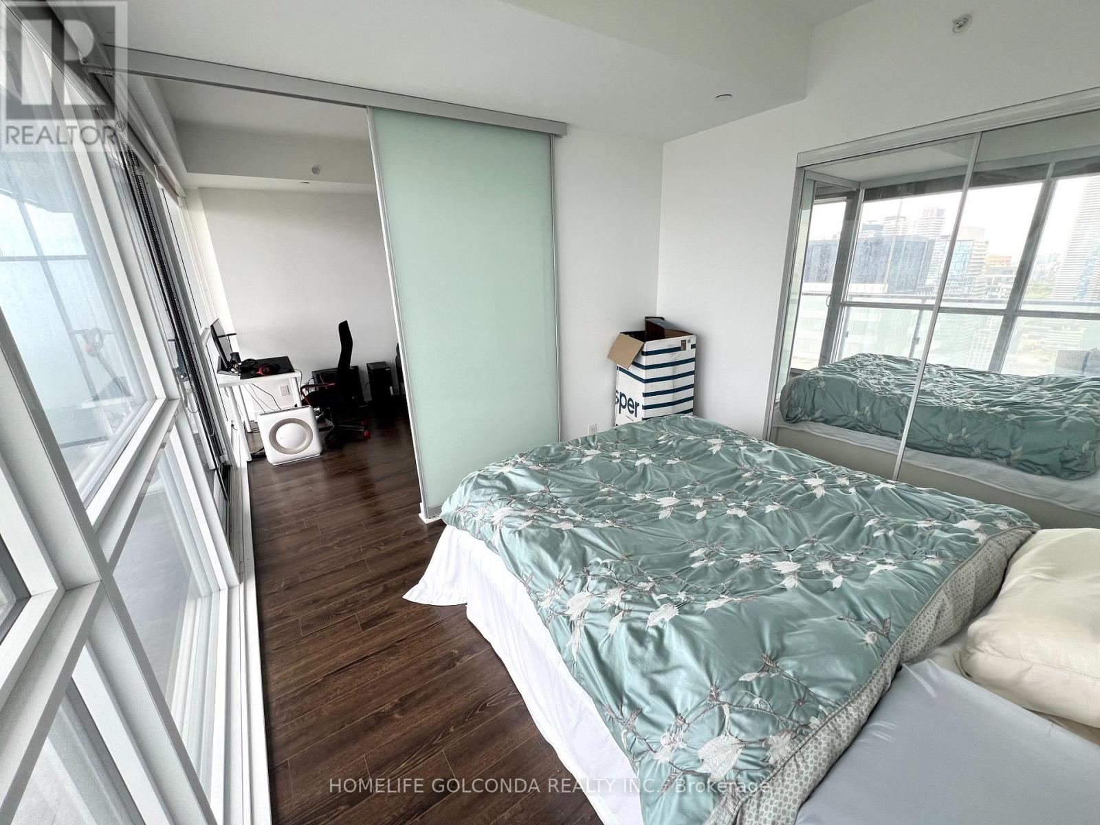 4207 - 15 Grenville Street, Toronto, Ontario  M4Y 0B9 - Photo 8 - C12577358