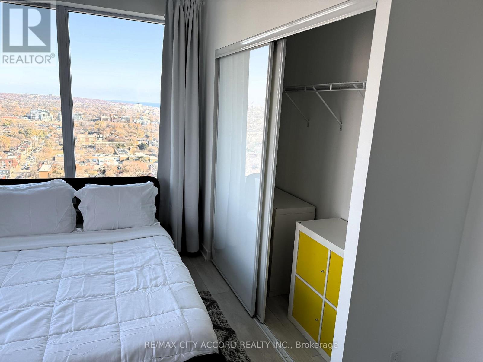 2812 - 5 Defries Street, Toronto, Ontario  M5A 0W7 - Photo 2 - C12577362