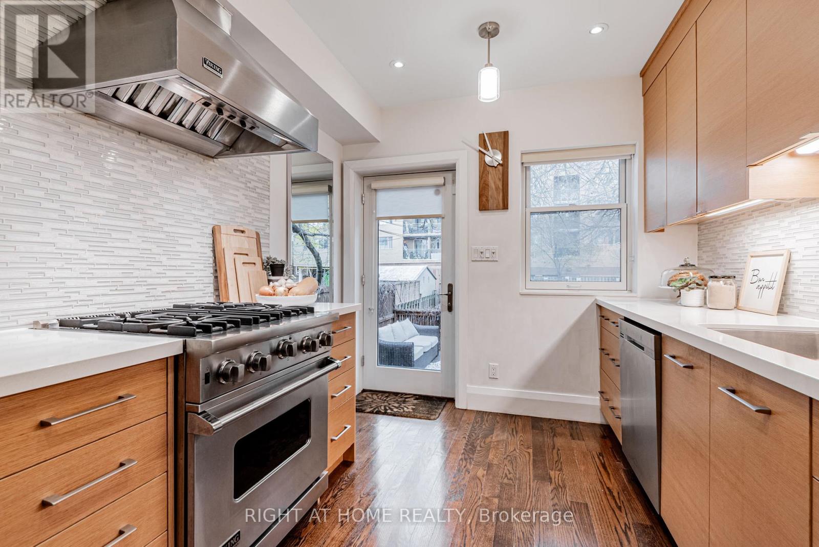 75 Rushbrooke Avenue, Toronto, Ontario  M4M 3A8 - Photo 8 - E12577364