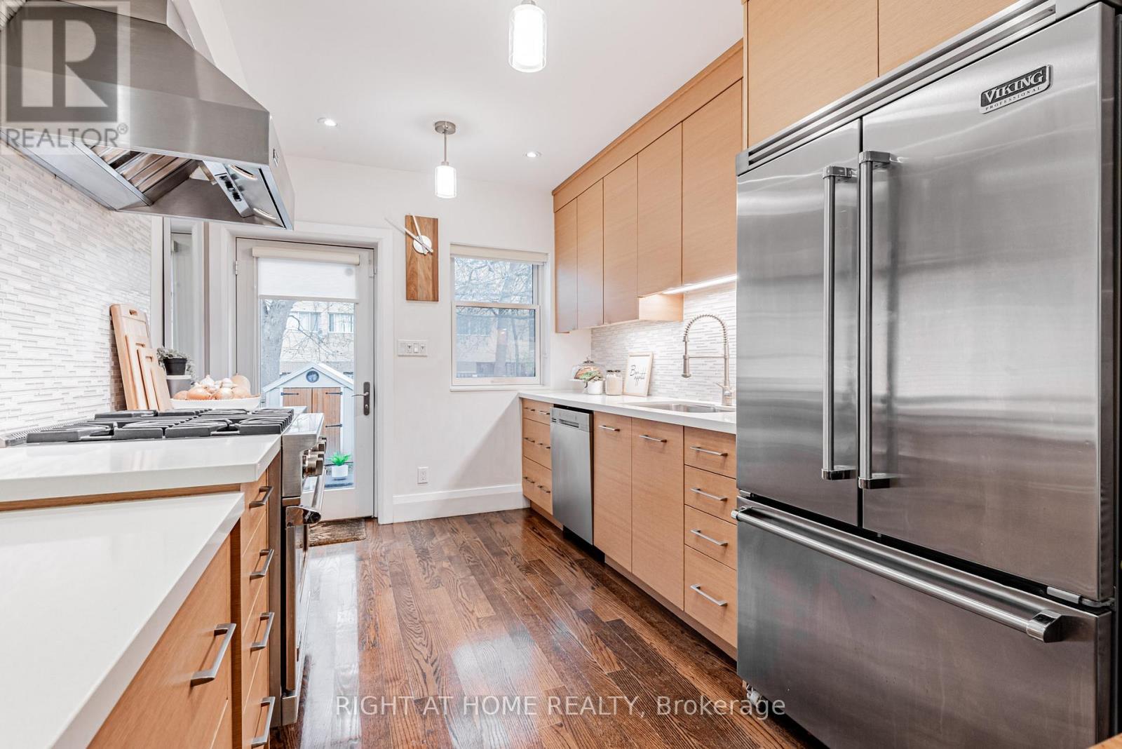 75 Rushbrooke Avenue, Toronto, Ontario  M4M 3A8 - Photo 9 - E12577364