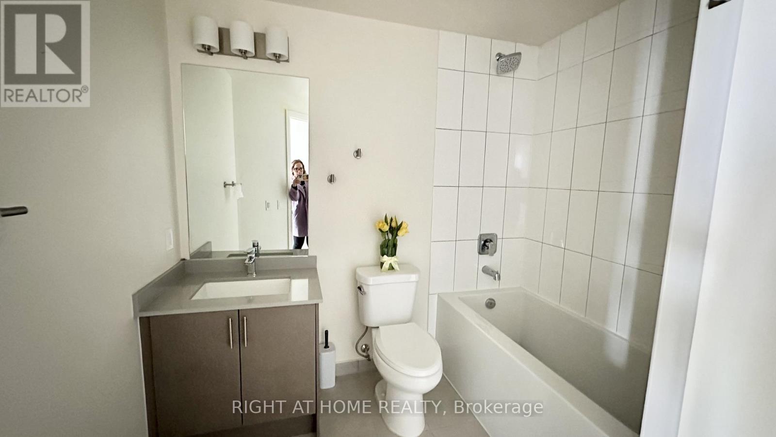 1815 - 9000 Jane Street, Vaughan, Ontario  L4K 0M6 - Photo 10 - N12577342