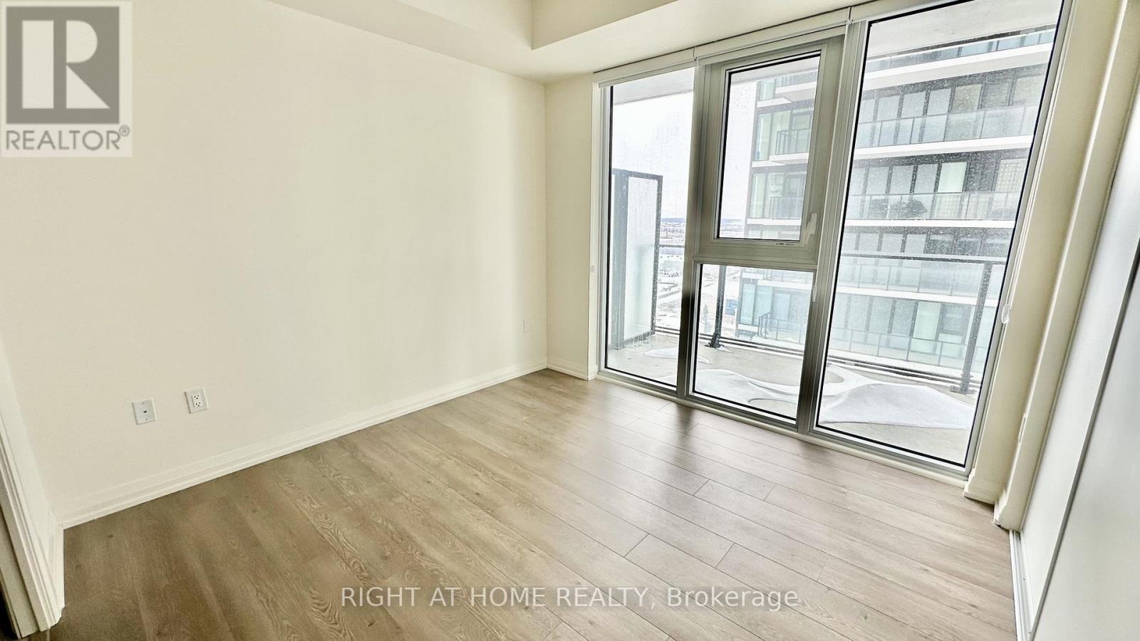 1815 - 9000 Jane Street, Vaughan, Ontario  L4K 0M6 - Photo 5 - N12577342