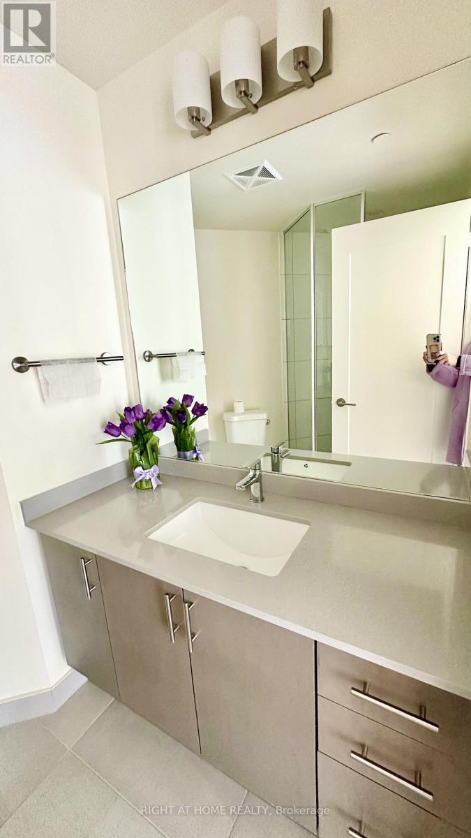 1815 - 9000 Jane Street, Vaughan, Ontario  L4K 0M6 - Photo 7 - N12577342