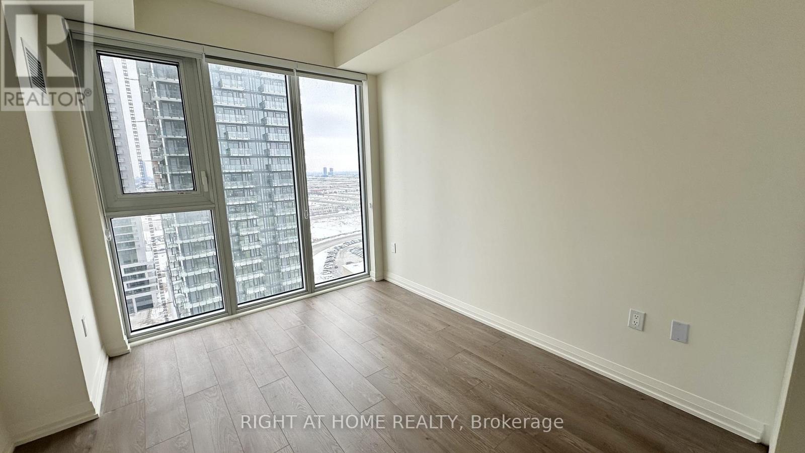 1815 - 9000 Jane Street, Vaughan, Ontario  L4K 0M6 - Photo 9 - N12577342