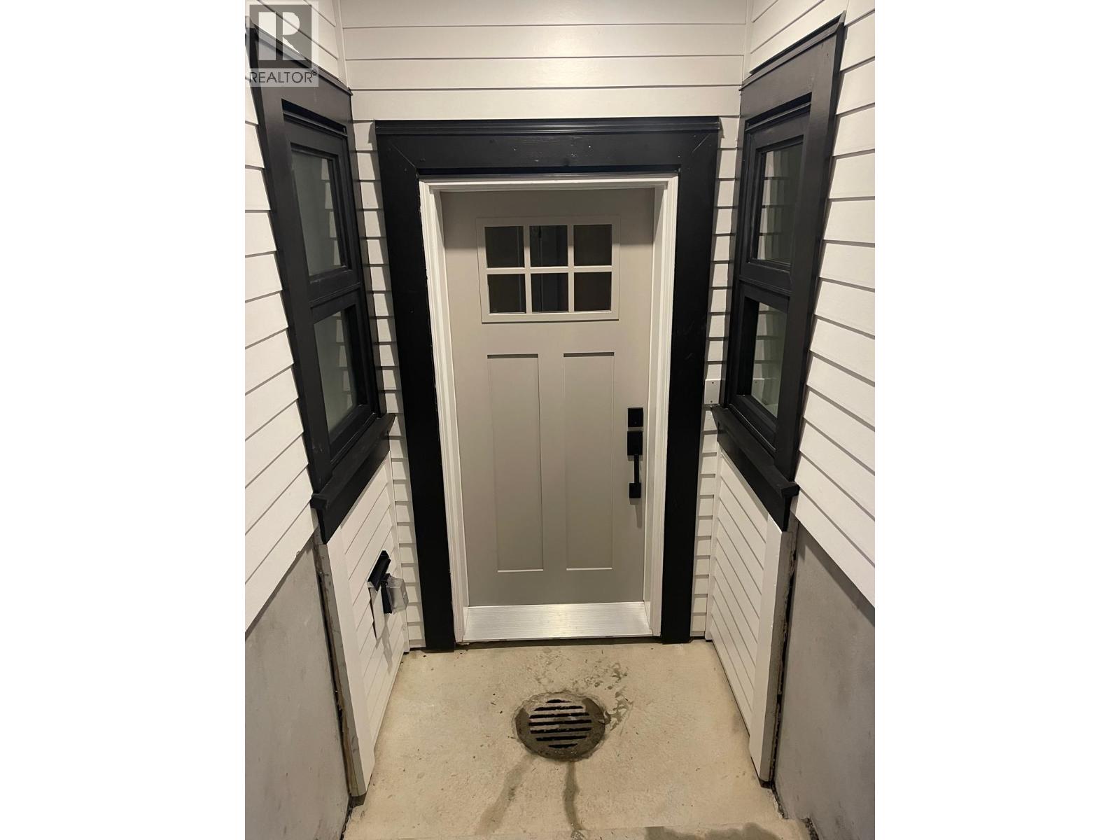 A 2735 W 8th Avenue, Vancouver, British Columbia  V6K 2B7 - Photo 2 - R3070080