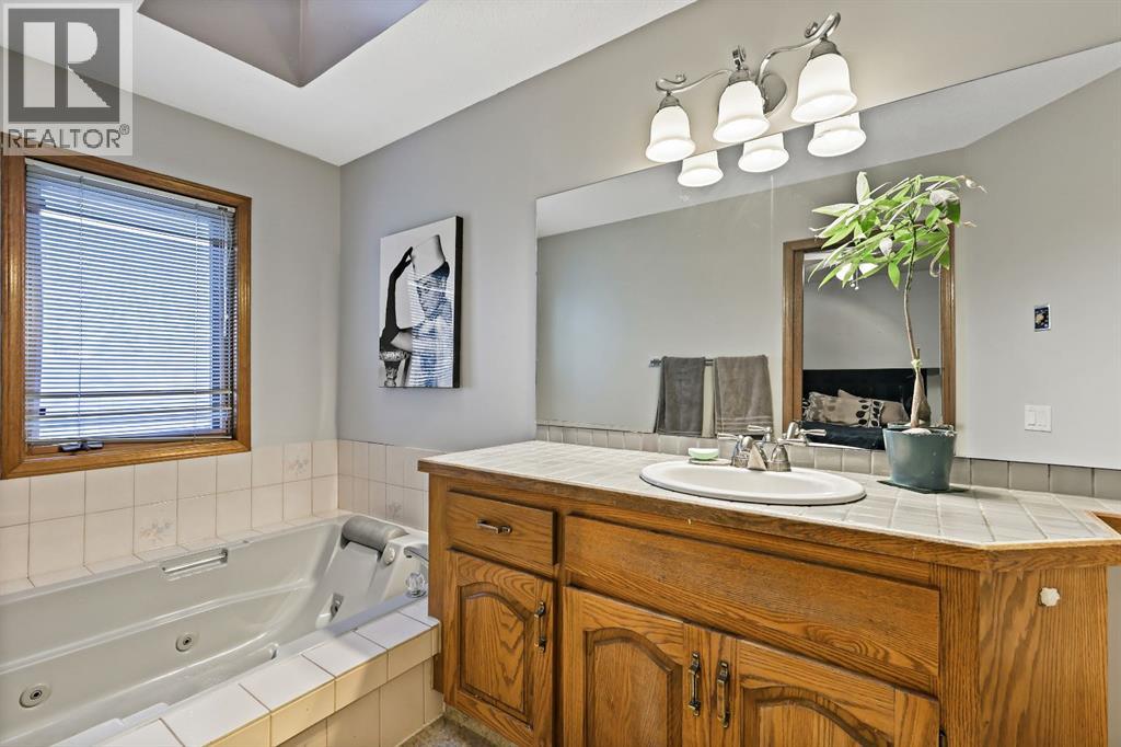 123 Mckerrell Crescent Se, Calgary, Alberta  T2Z 1N1 - Photo 12 - A2272230