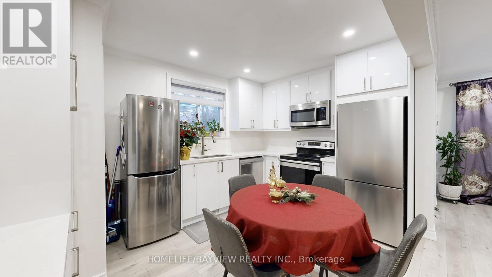 Main Floor - 218 Cherrywood Drive, Newmarket, Ontario  L3Y 2X8 - Photo 10 - N12577328