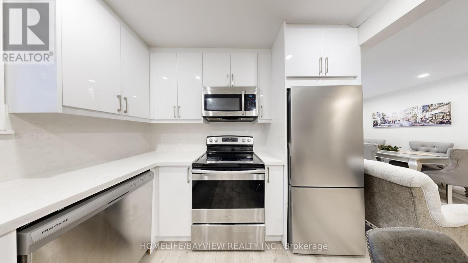 Main Floor - 218 Cherrywood Drive, Newmarket, Ontario  L3Y 2X8 - Photo 13 - N12577328