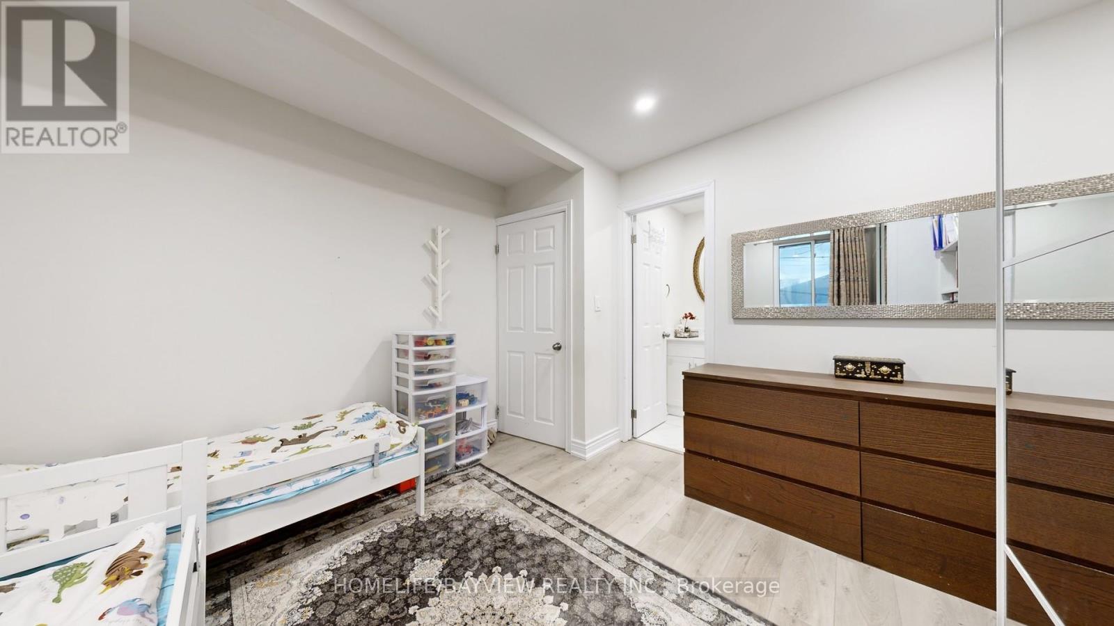 Main Floor - 218 Cherrywood Drive, Newmarket, Ontario  L3Y 2X8 - Photo 18 - N12577328