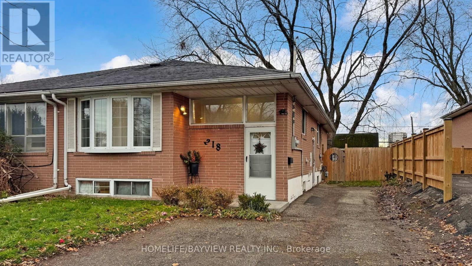 Main Floor - 218 Cherrywood Drive, Newmarket, Ontario  L3Y 2X8 - Photo 3 - N12577328