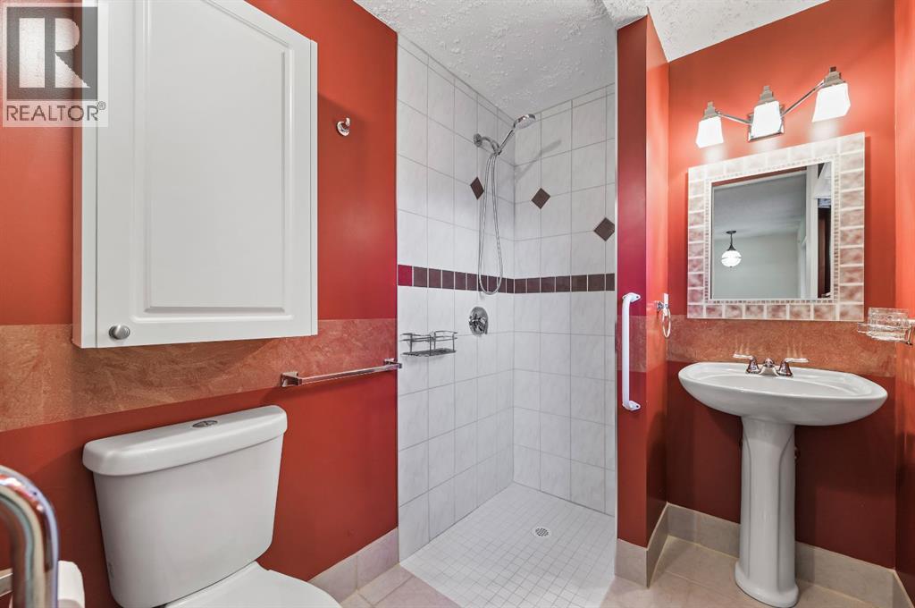 328 Norseman Road Nw, Calgary, Alberta  T2K 5M5 - Photo 11 - A2270434