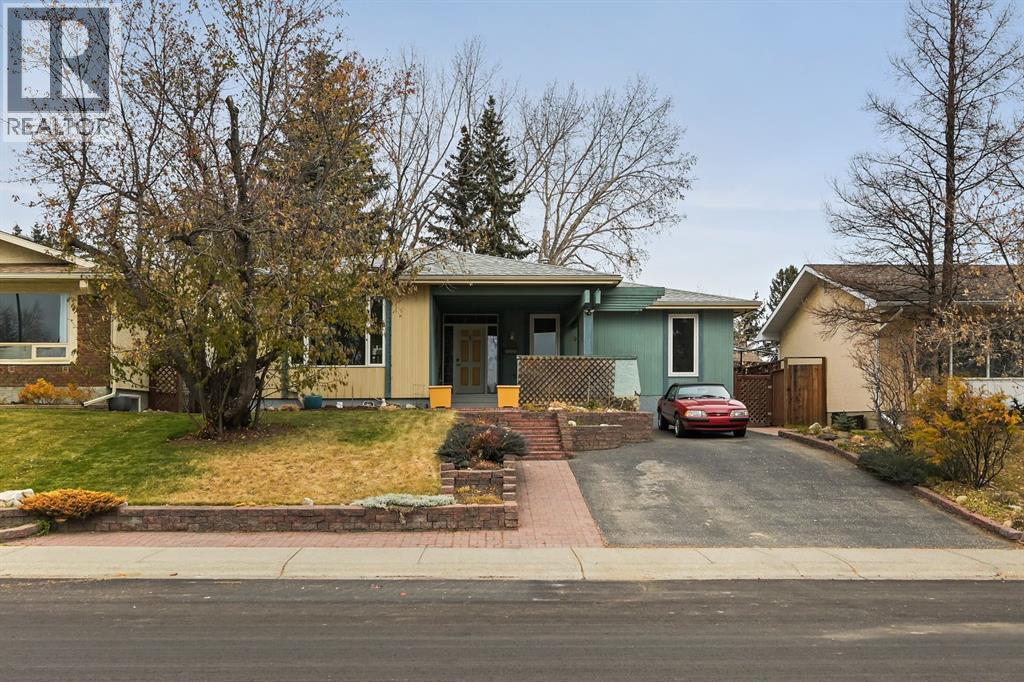 328 Norseman Road Nw, Calgary, Alberta  T2K 5M5 - Photo 1 - A2270434