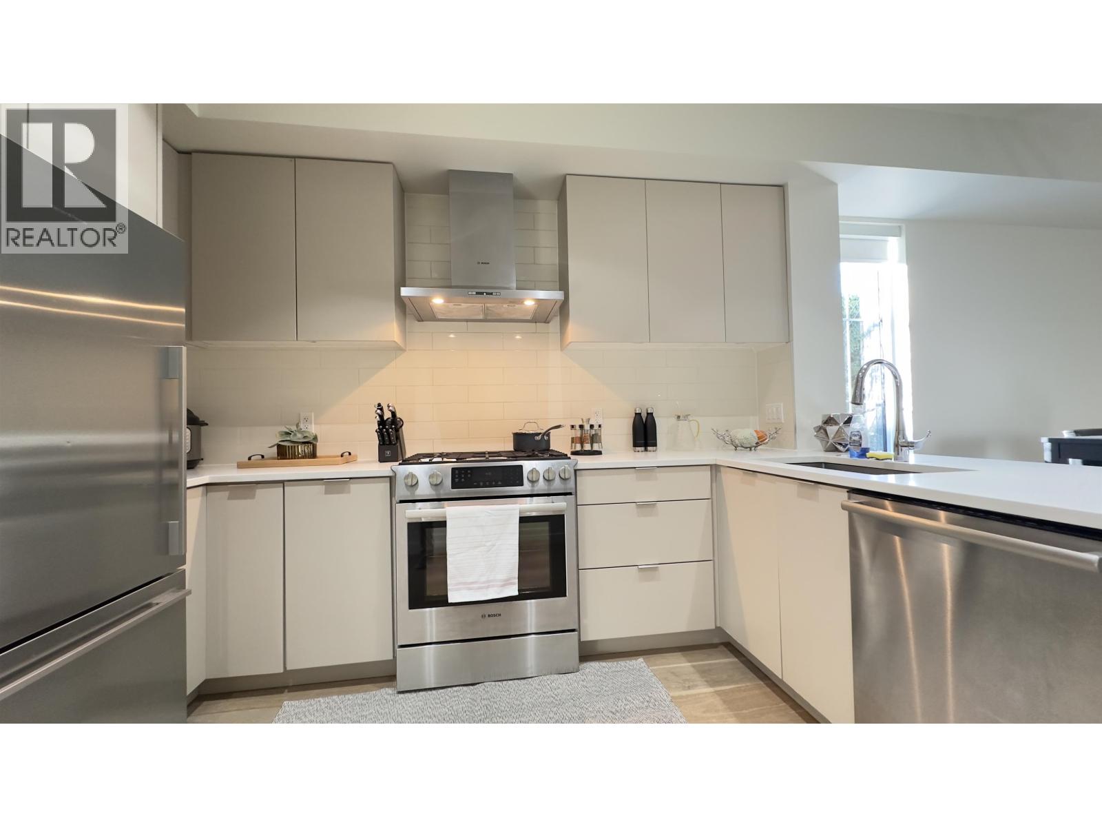 Listing Picture 5 of 34 : 8588 OSLER STREET, Vancouver / 溫哥華 - 魯藝地產 Yvonne Lu Group - MLS Medallion Club Member