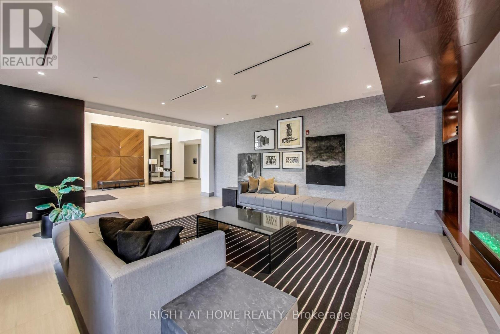 401 - 102 Grovewood Common Circle, Oakville, Ontario  L6H 0X2 - Photo 10 - W12577380