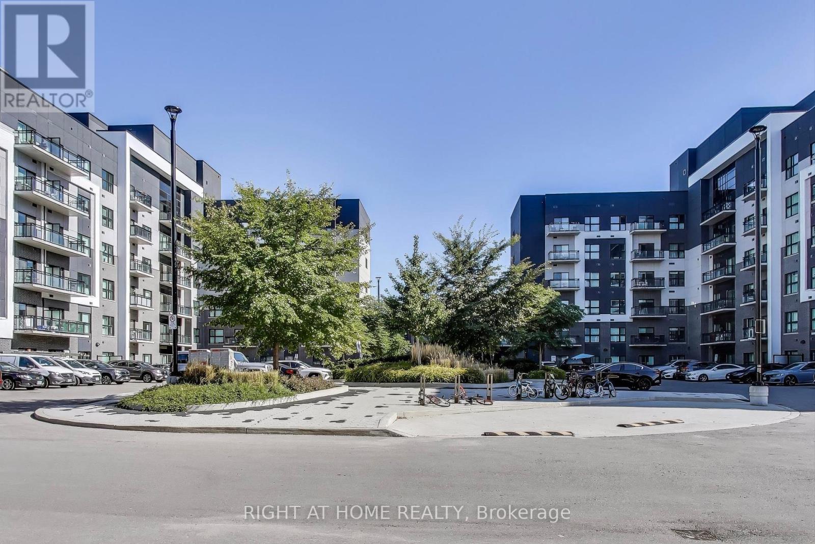 401 - 102 Grovewood Common Circle, Oakville, Ontario  L6H 0X2 - Photo 4 - W12577380