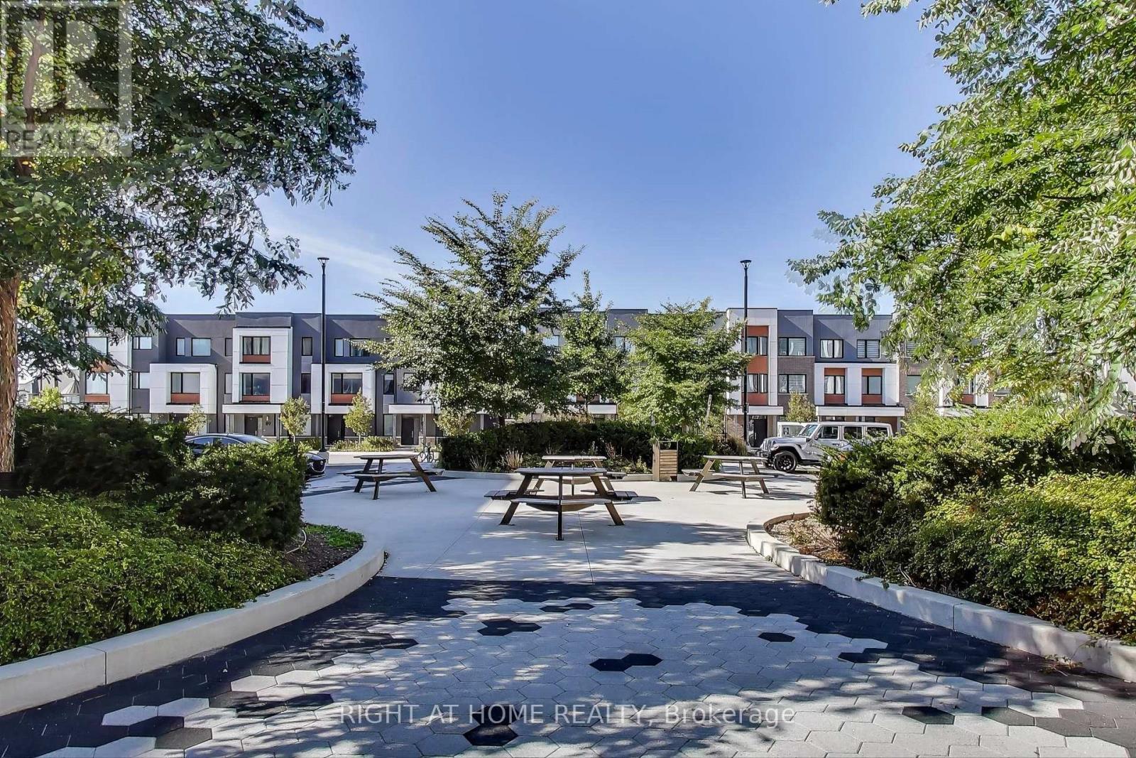 401 - 102 Grovewood Common Circle, Oakville, Ontario  L6H 0X2 - Photo 5 - W12577380