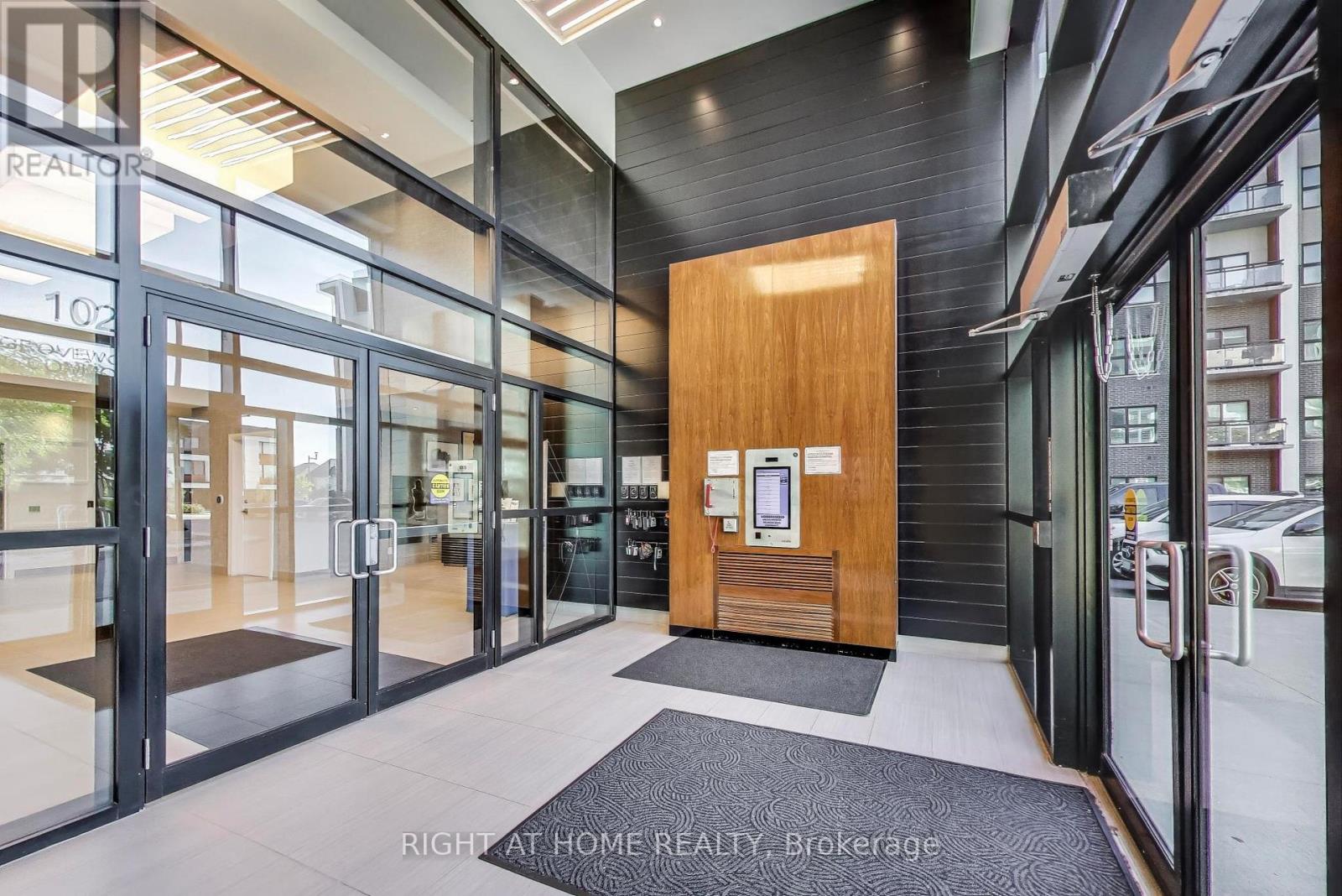 401 - 102 Grovewood Common Circle, Oakville, Ontario  L6H 0X2 - Photo 6 - W12577380