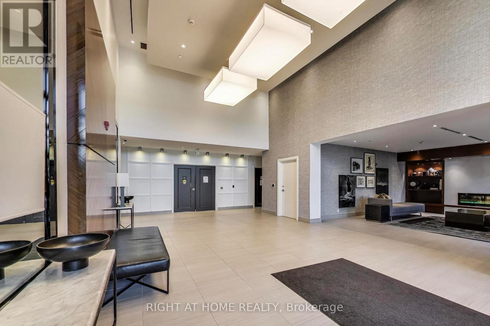 401 - 102 Grovewood Common Circle, Oakville, Ontario  L6H 0X2 - Photo 7 - W12577380