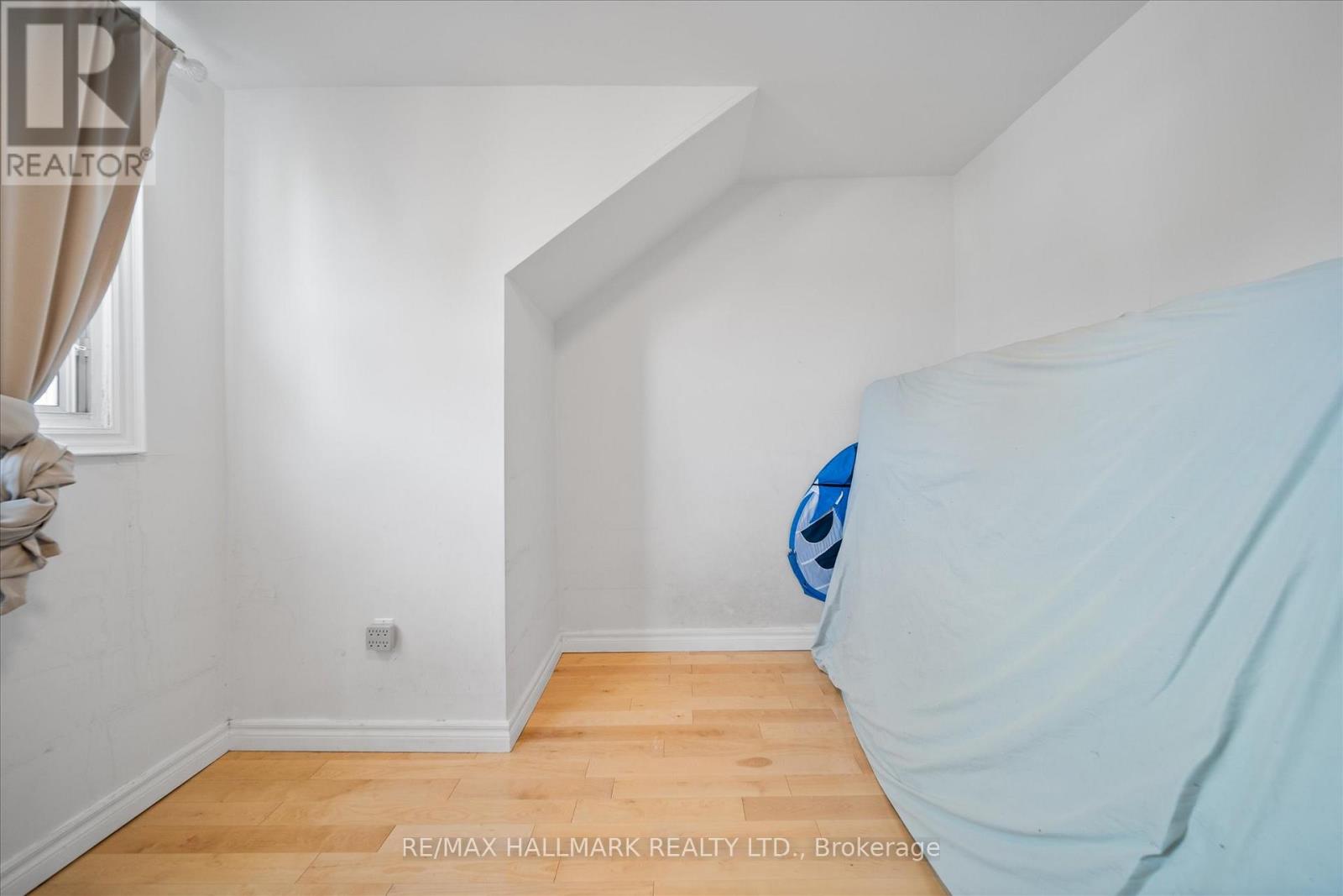 160 Silverthorn Avenue, Toronto, Ontario  M6N 3K3 - Photo 20 - W12577382