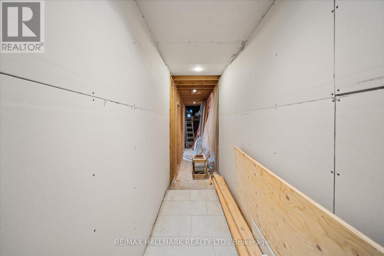 160 Silverthorn Avenue, Toronto, Ontario  M6N 3K3 - Photo 30 - W12577382