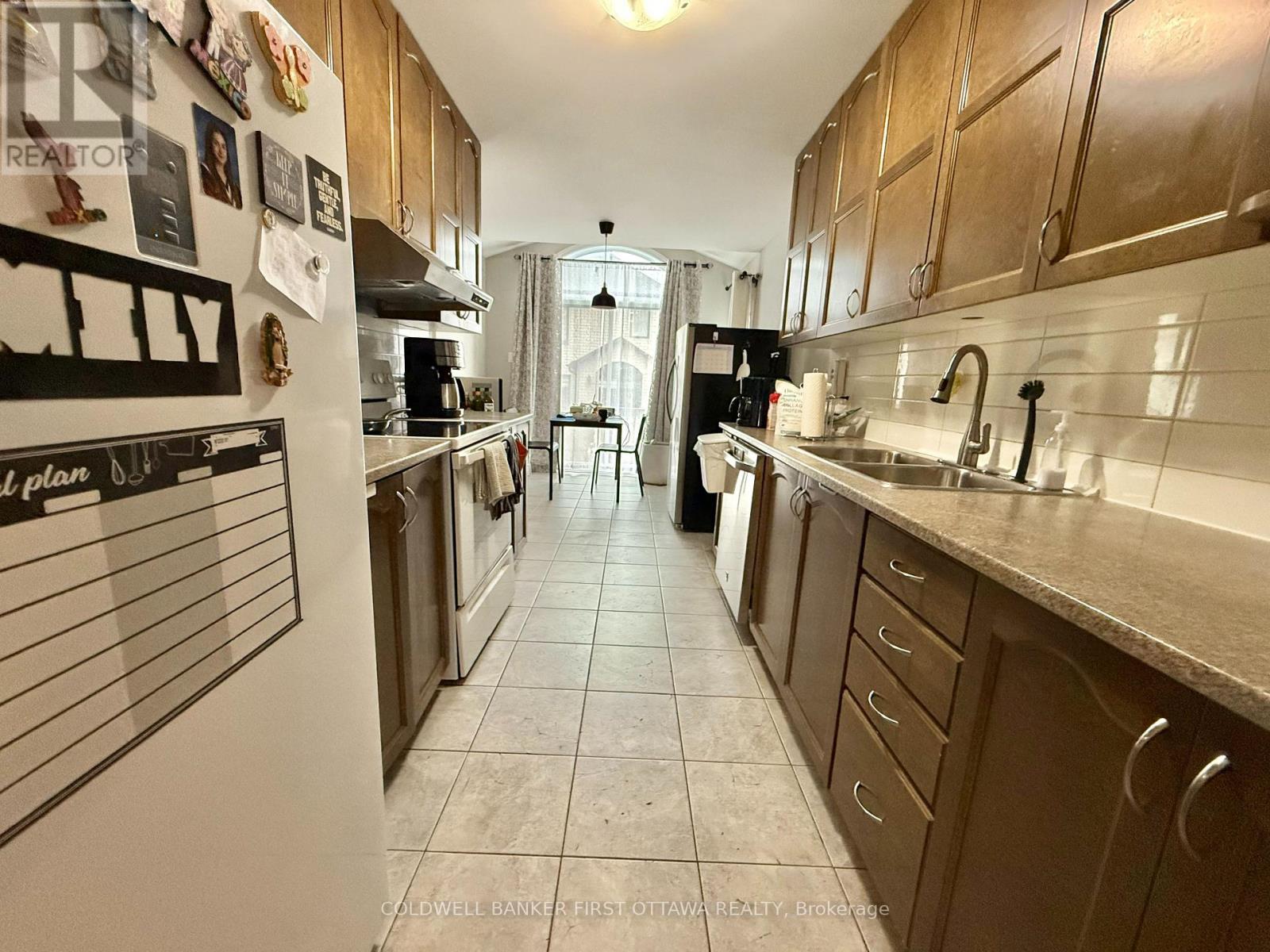 300 Tourmaline Crescent, Ottawa, Ontario  K2J 3T9 - Photo 7 - X12577398