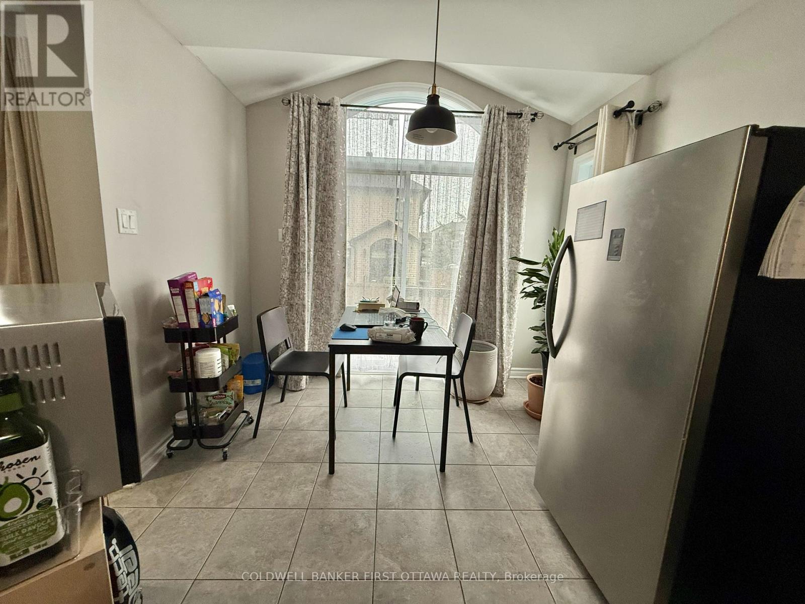 300 Tourmaline Crescent, Ottawa, Ontario  K2J 3T9 - Photo 8 - X12577398