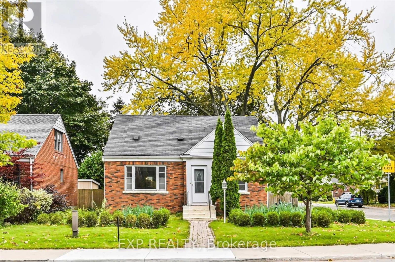 40 PLAXTON(UPPER LEVEL) DRIVE, Toronto, Ontario