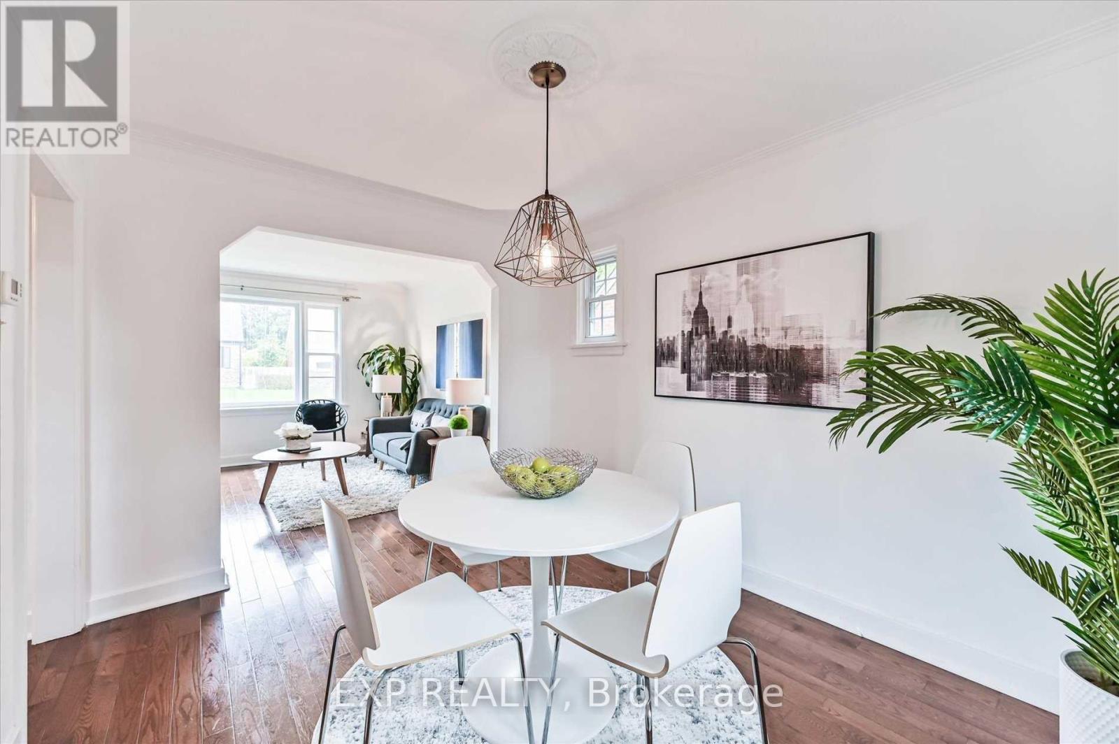 40 Plaxton(Upper Level) Drive, Toronto, Ontario  M4B 2P9 - Photo 10 - E12577404