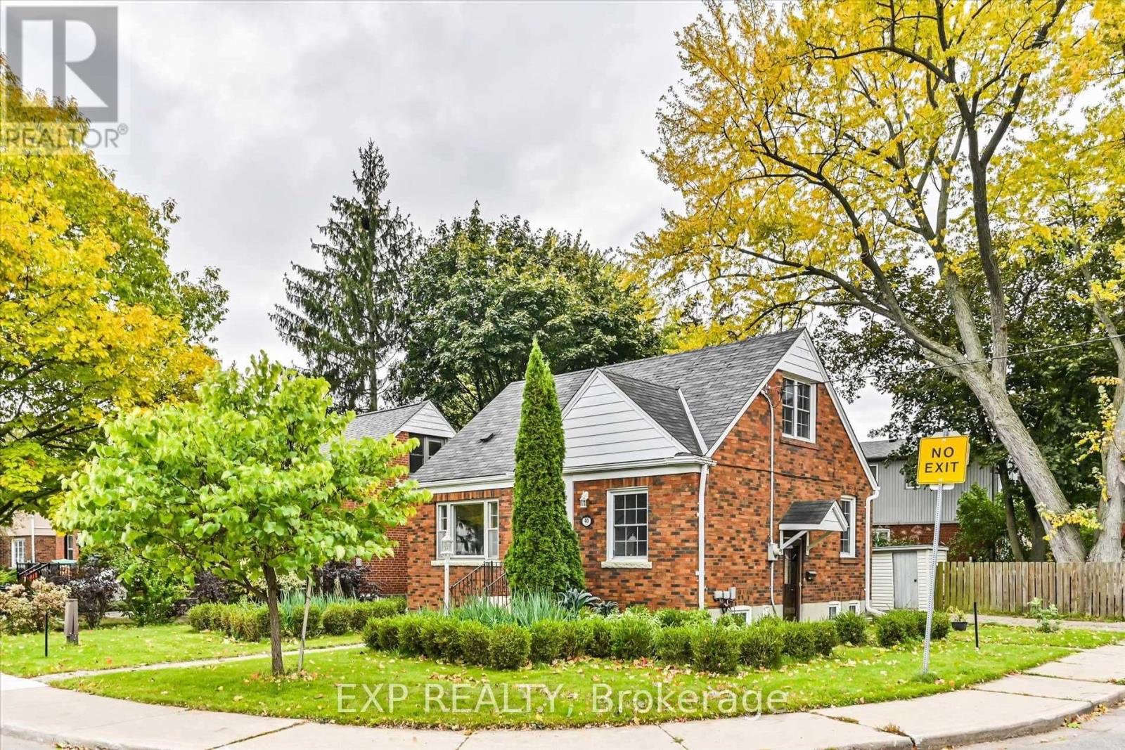 40 Plaxton(Upper Level) Drive, Toronto, Ontario  M4B 2P9 - Photo 2 - E12577404