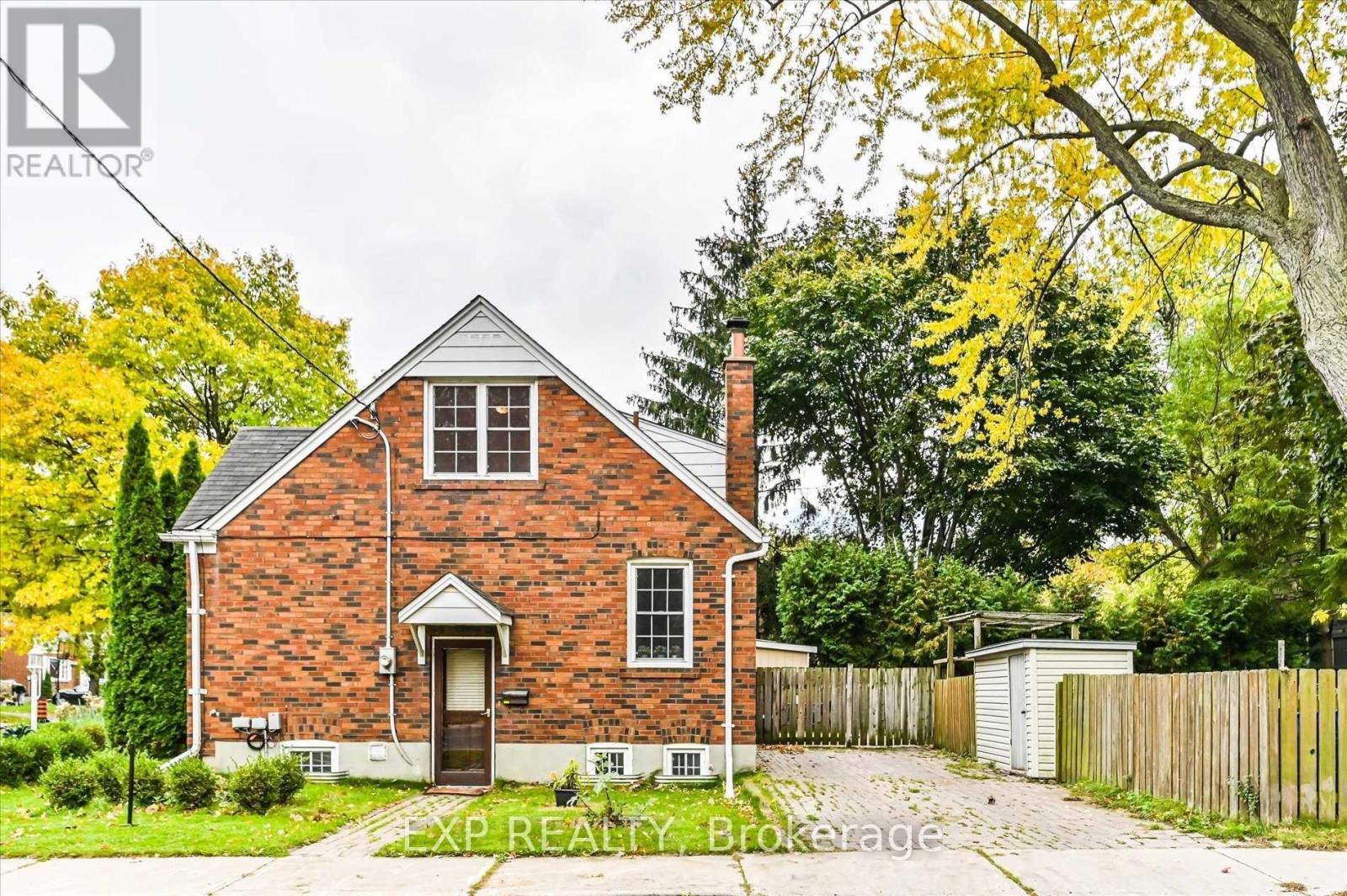 40 Plaxton(Upper Level) Drive, Toronto, Ontario  M4B 2P9 - Photo 3 - E12577404