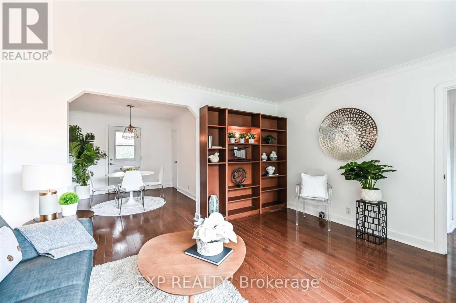 40 Plaxton(Upper Level) Drive, Toronto, Ontario  M4B 2P9 - Photo 9 - E12577404