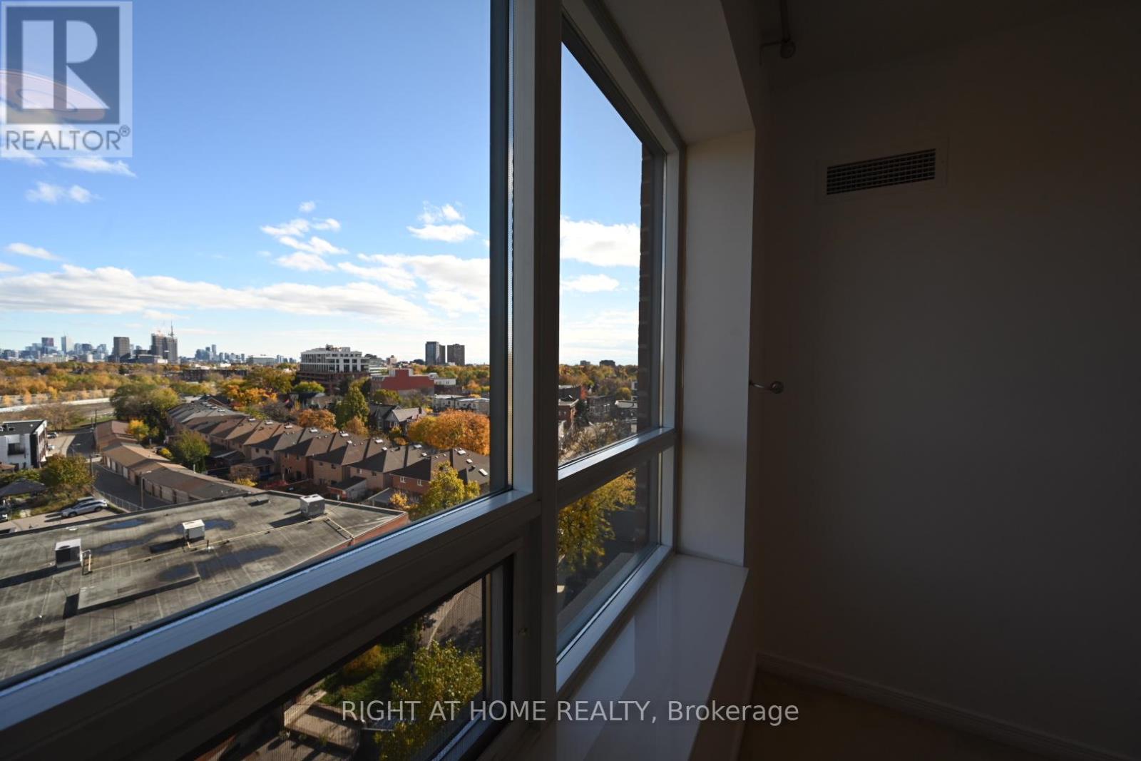 910 - 61 HEINTZMAN STREET, Toronto, Ontario