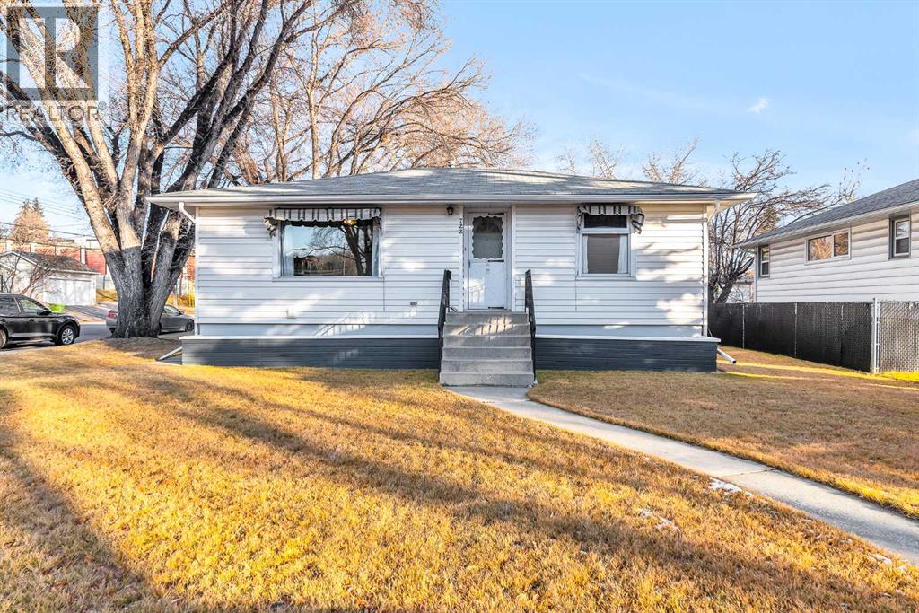 722 24a Street Nw, Calgary, Alberta  T2N 2S4 - Photo 2 - A2270199