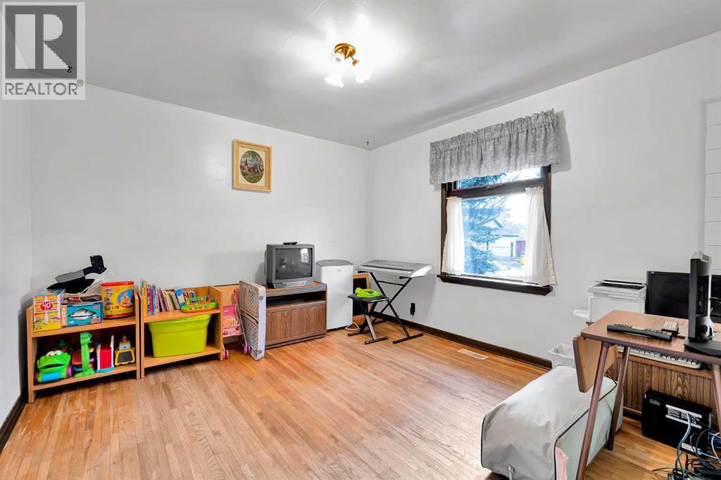 722 24a Street Nw, Calgary, Alberta  T2N 2S4 - Photo 12 - A2270199