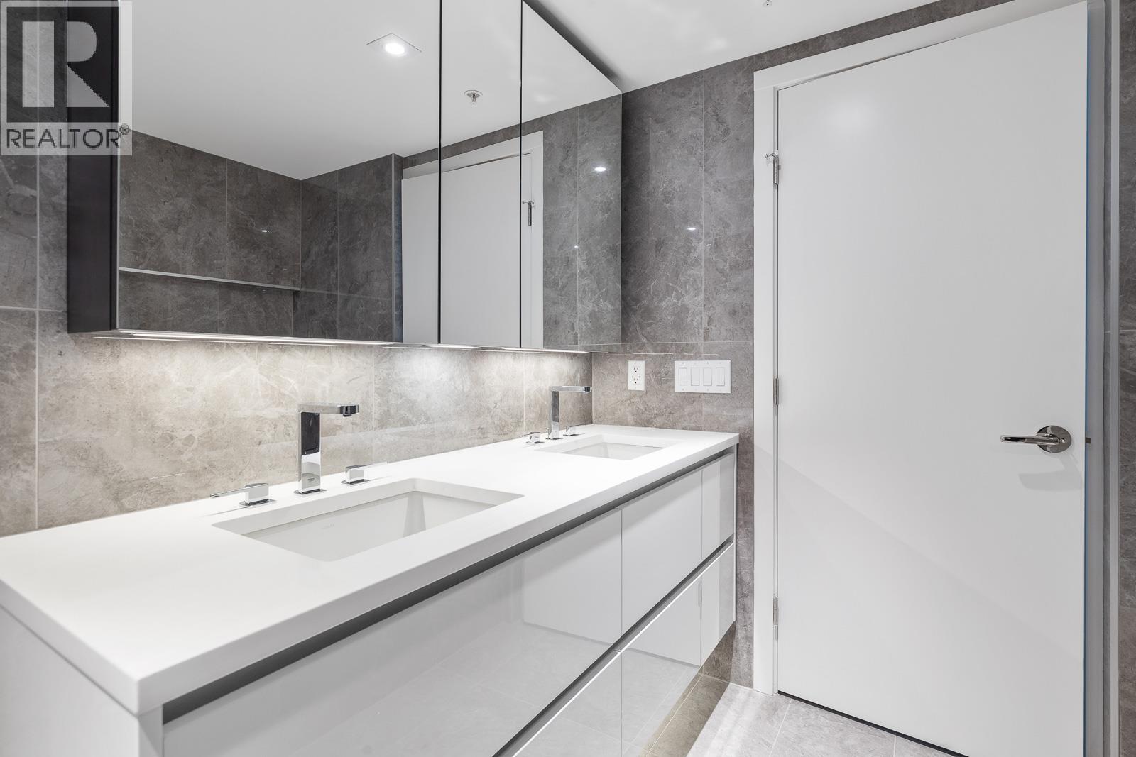 854 6328 No.3 Road, Richmond, British Columbia  V6Y 0L6 - Photo 6 - R3070190