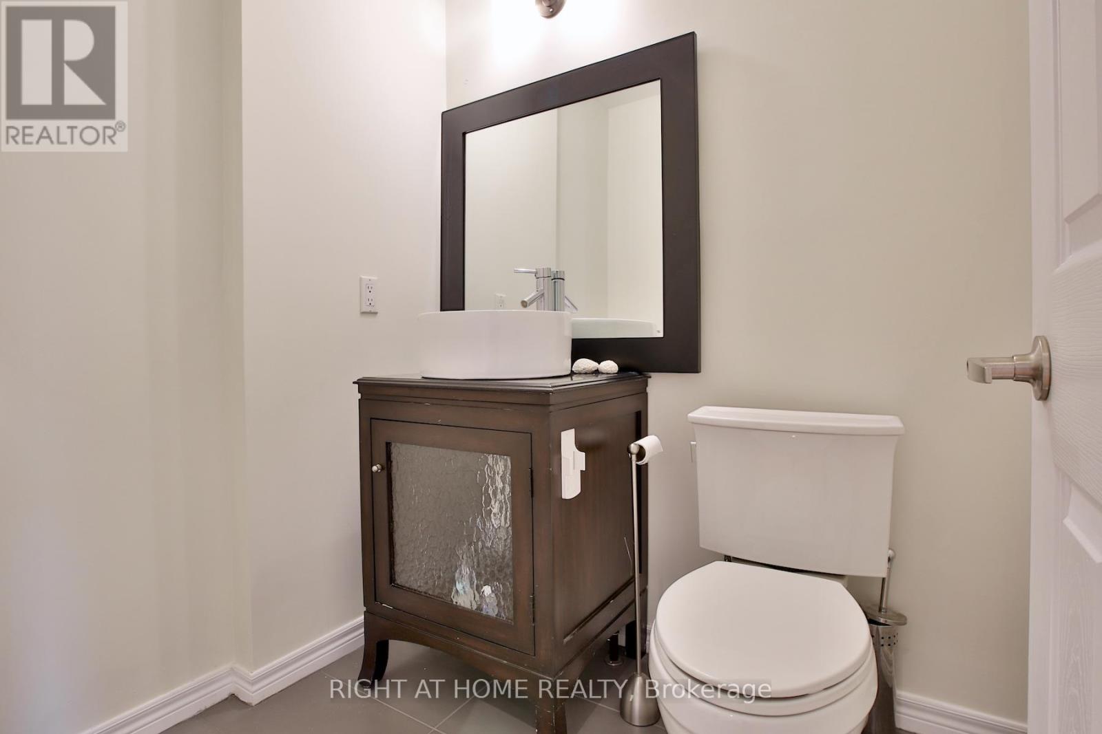 49 Natalie Place, Toronto, Ontario  M4M 3P6 - Photo 11 - E12577422