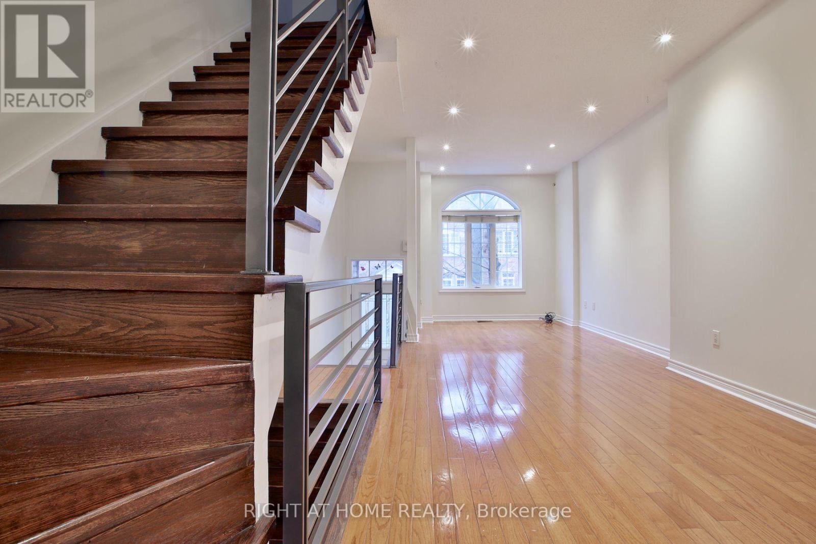 49 Natalie Place, Toronto, Ontario  M4M 3P6 - Photo 13 - E12577422