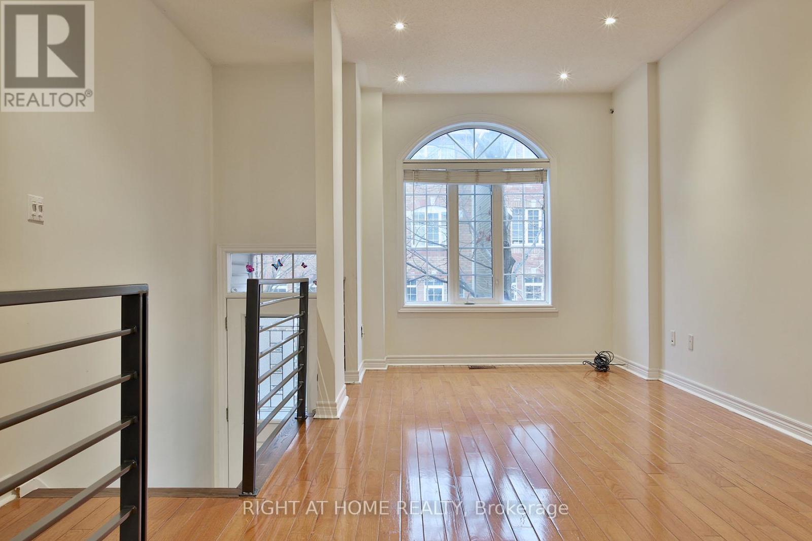 49 Natalie Place, Toronto, Ontario  M4M 3P6 - Photo 2 - E12577422