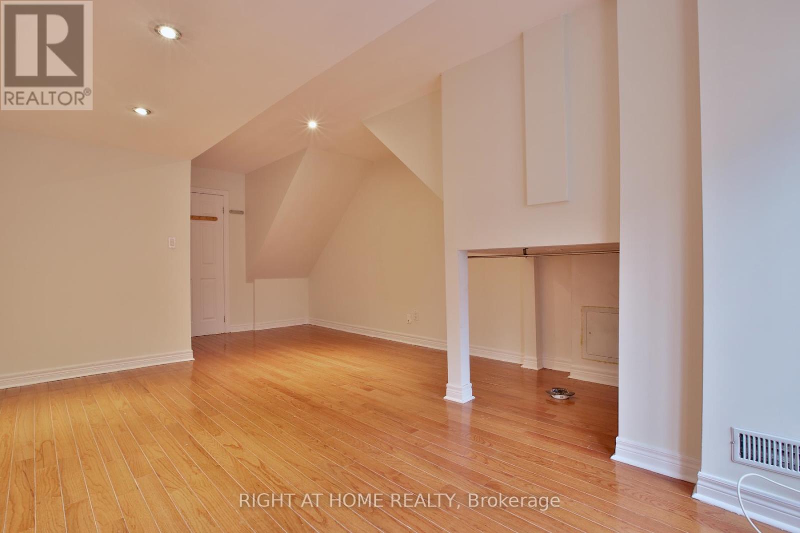 49 Natalie Place, Toronto, Ontario  M4M 3P6 - Photo 22 - E12577422