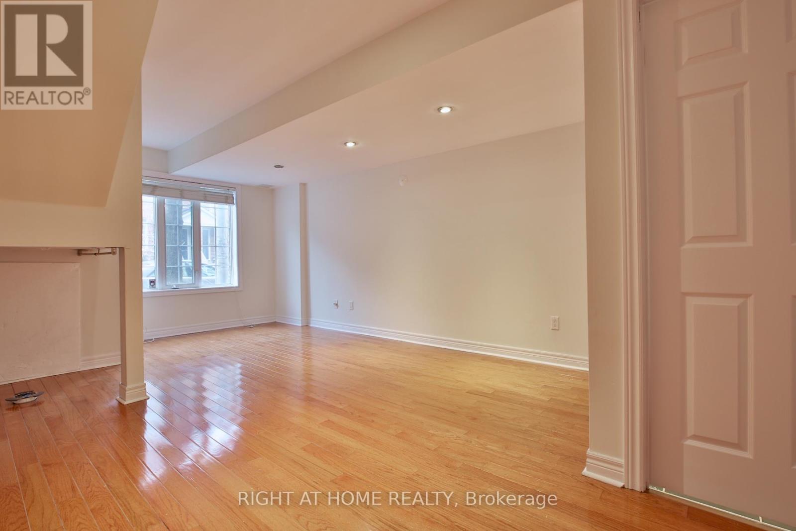 49 Natalie Place, Toronto, Ontario  M4M 3P6 - Photo 23 - E12577422