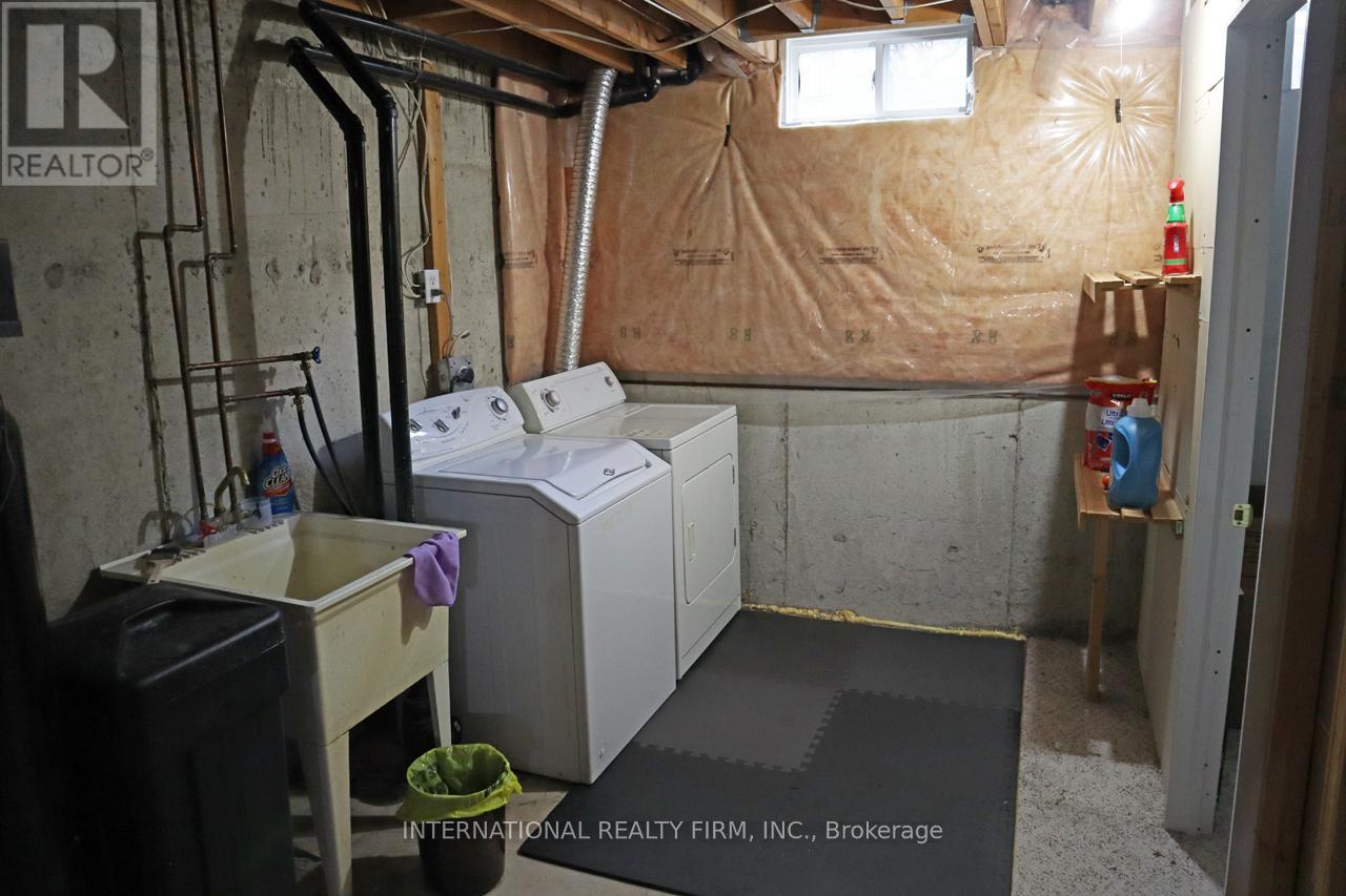 340 Flagstone Way, Newmarket, Ontario  L3X 2R8 - Photo 33 - N12577418