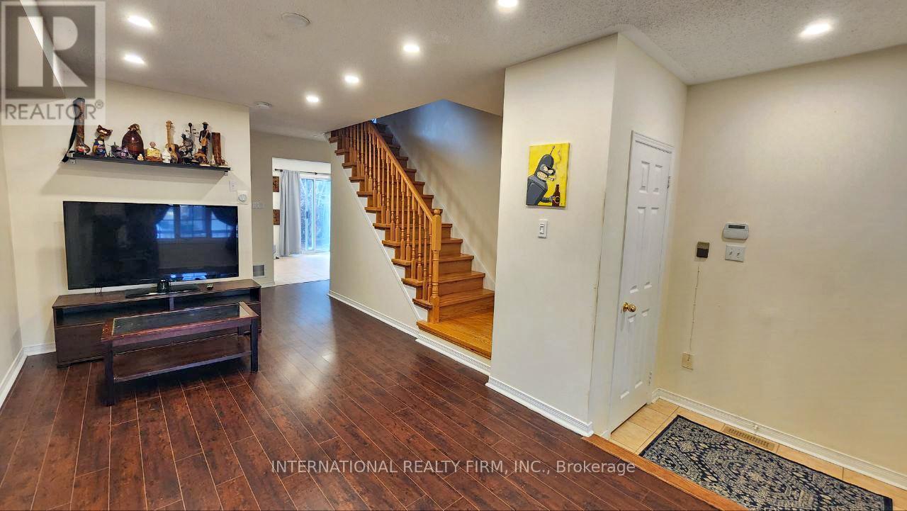 340 Flagstone Way, Newmarket, Ontario  L3X 2R8 - Photo 5 - N12577418