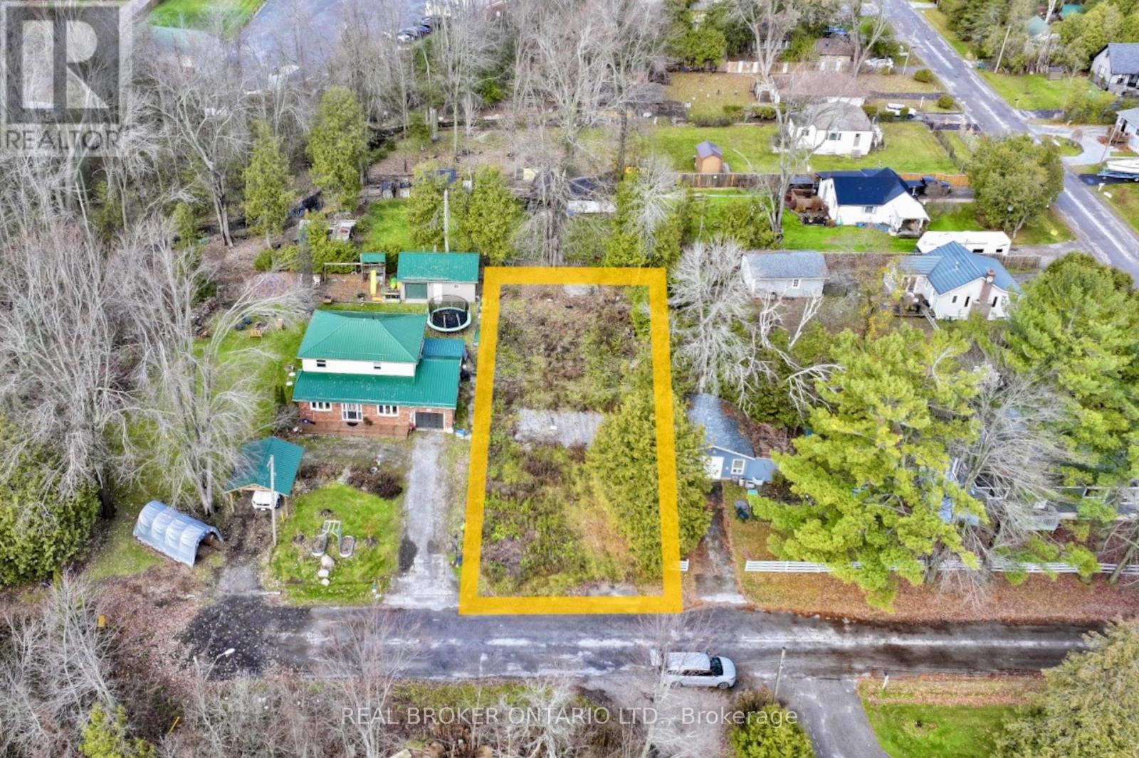 34 Della Street, Georgina, Ontario  L0E 1R0 - Photo 2 - N12577428