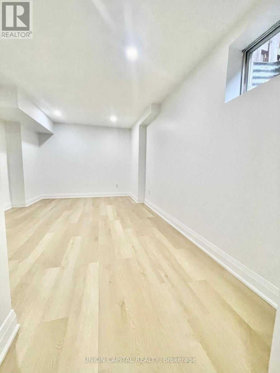 Lower - 3594 Upperdale Park, Mississauga, Ontario  L5L 3A6 - Photo 6 - W12577416