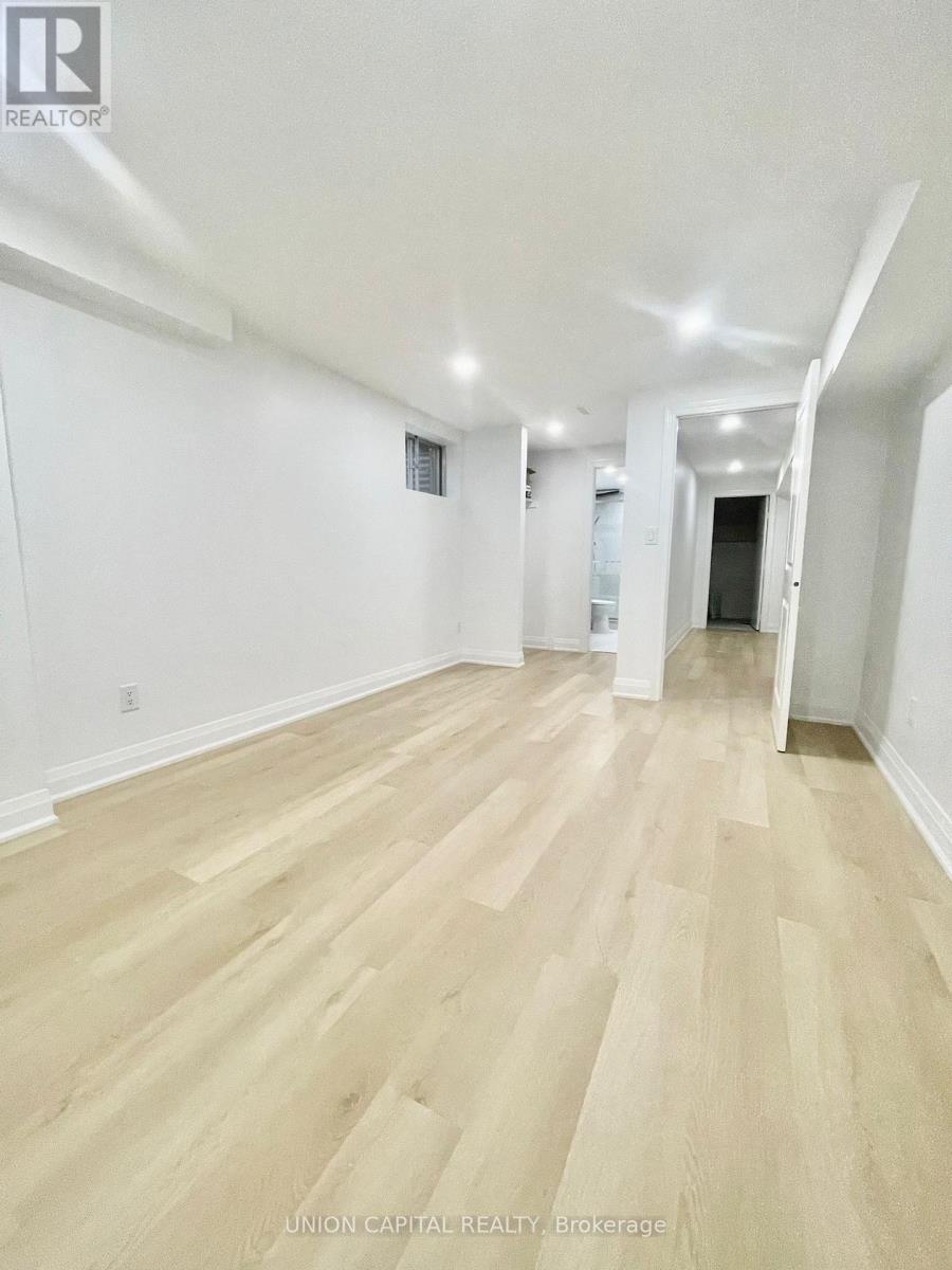 Lower - 3594 Upperdale Park, Mississauga, Ontario  L5L 3A6 - Photo 8 - W12577416