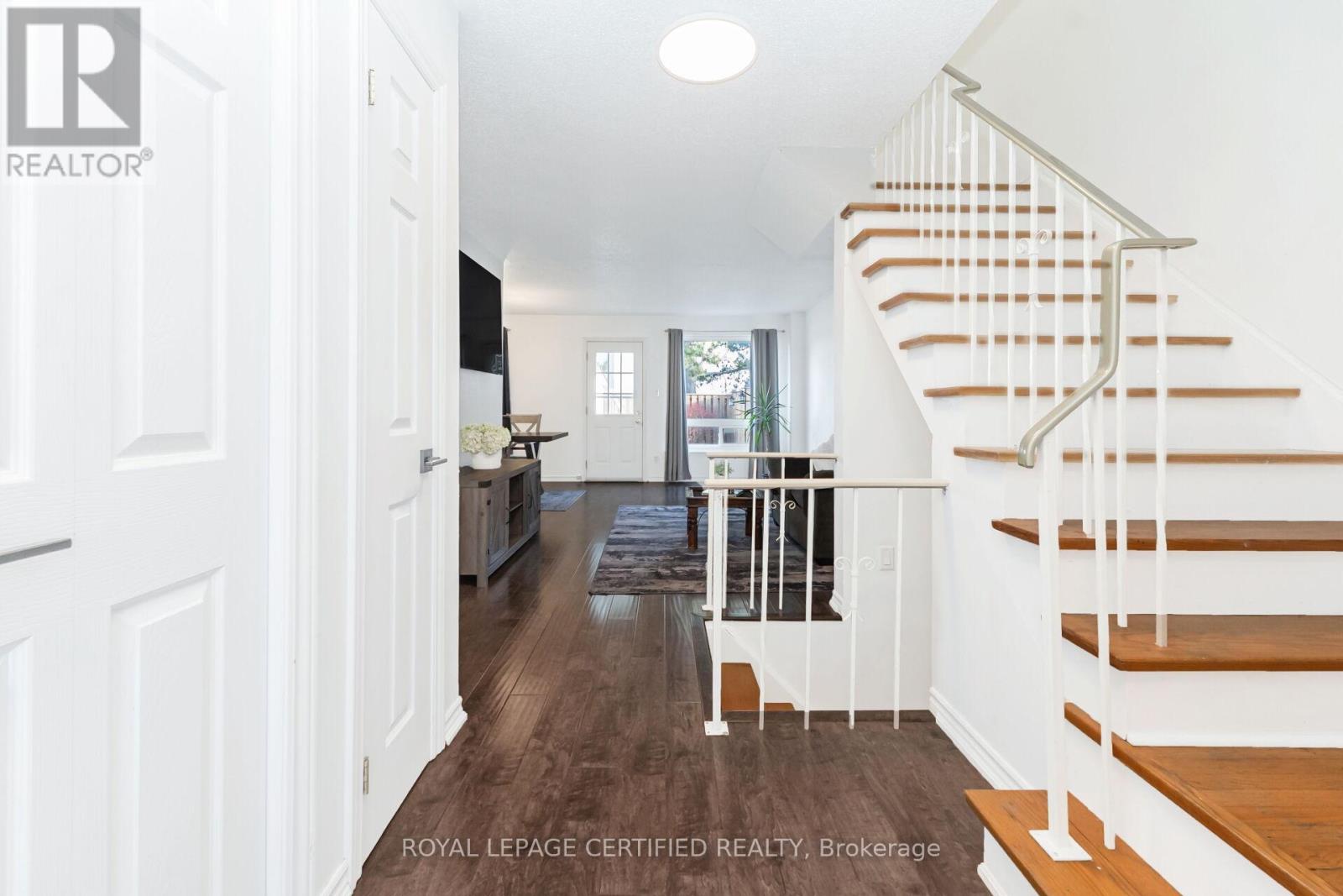 44 Village Court, Brampton, Ontario  L6W 1A6 - Photo 10 - W12577434